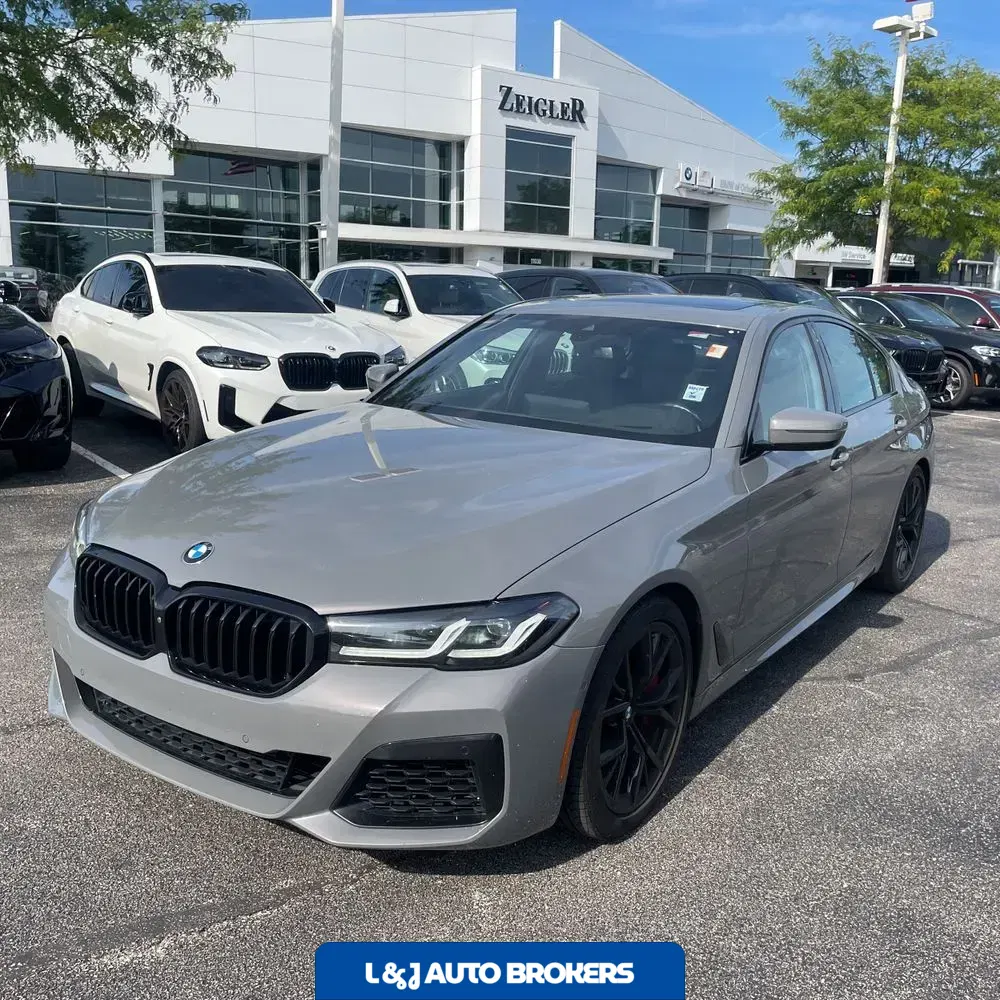 2022 BMW 5-Series M550xi