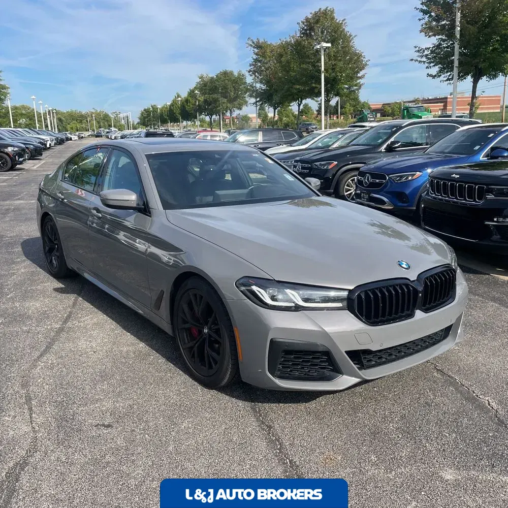 2022 BMW 5-Series M550xi