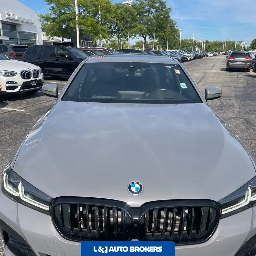 2022 BMW 5-Series M550xi