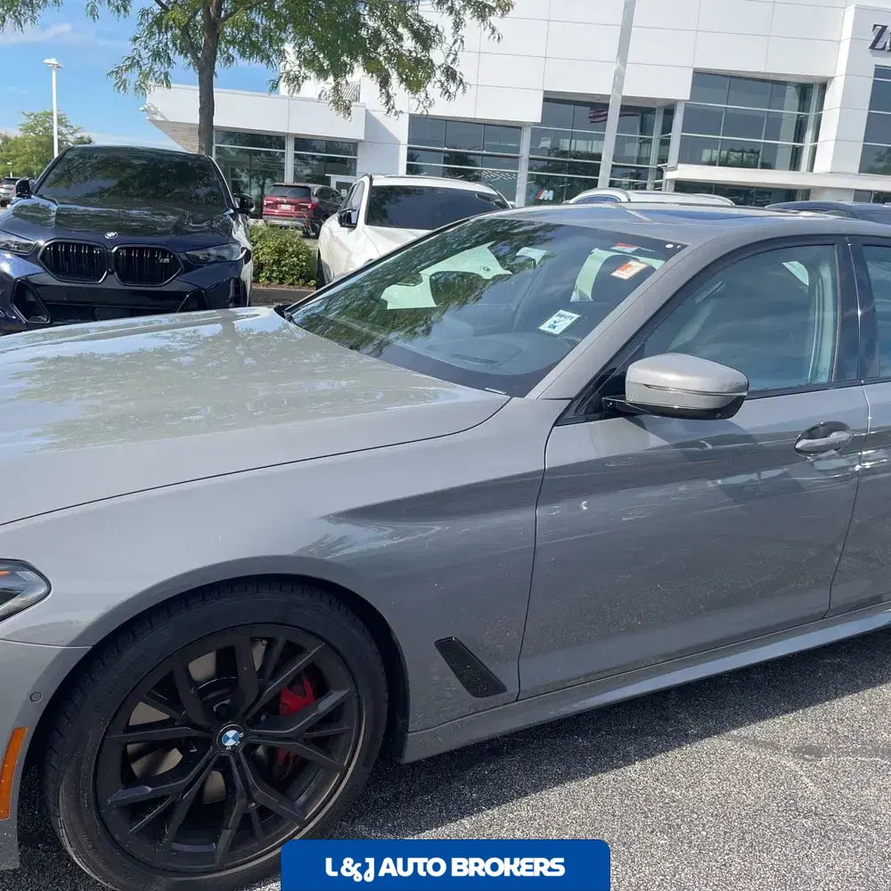 2022 BMW 5-Series M550xi