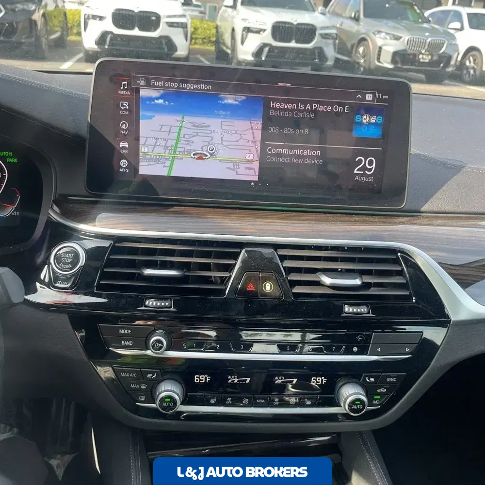 2022 BMW 5-Series M550xi