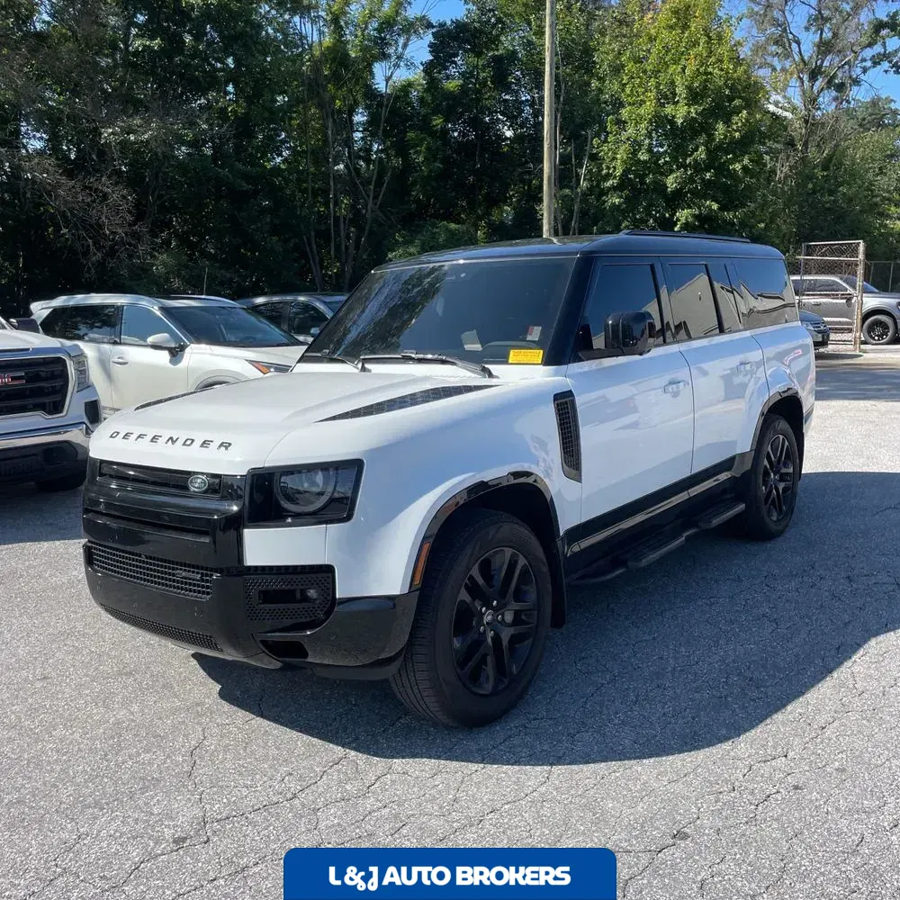 2023 Land Rover Defender 130 X-Dynamic SE