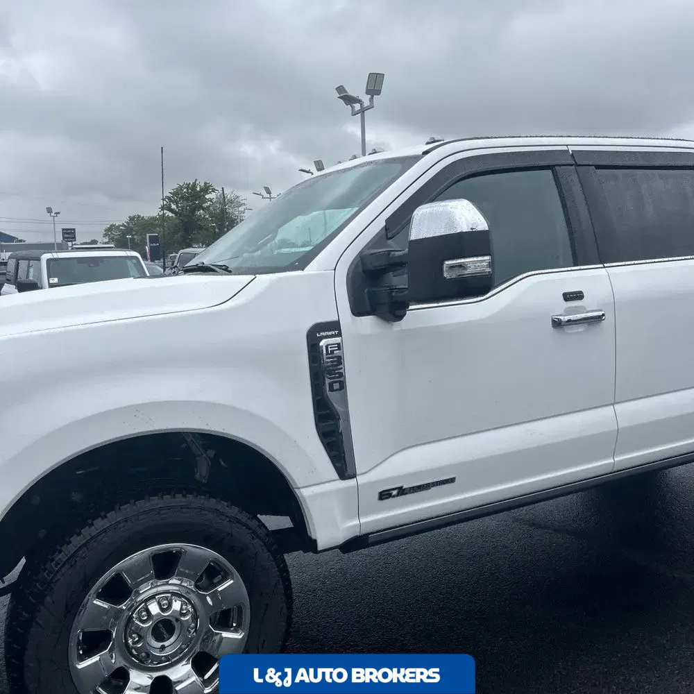 2025 Ford F-350 Super Duty Lariat