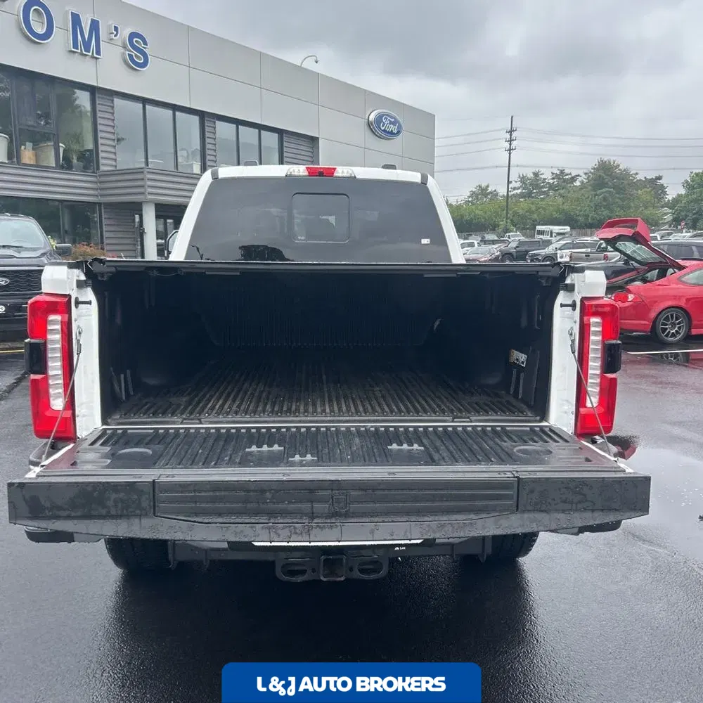 2025 Ford F-350 Super Duty Lariat