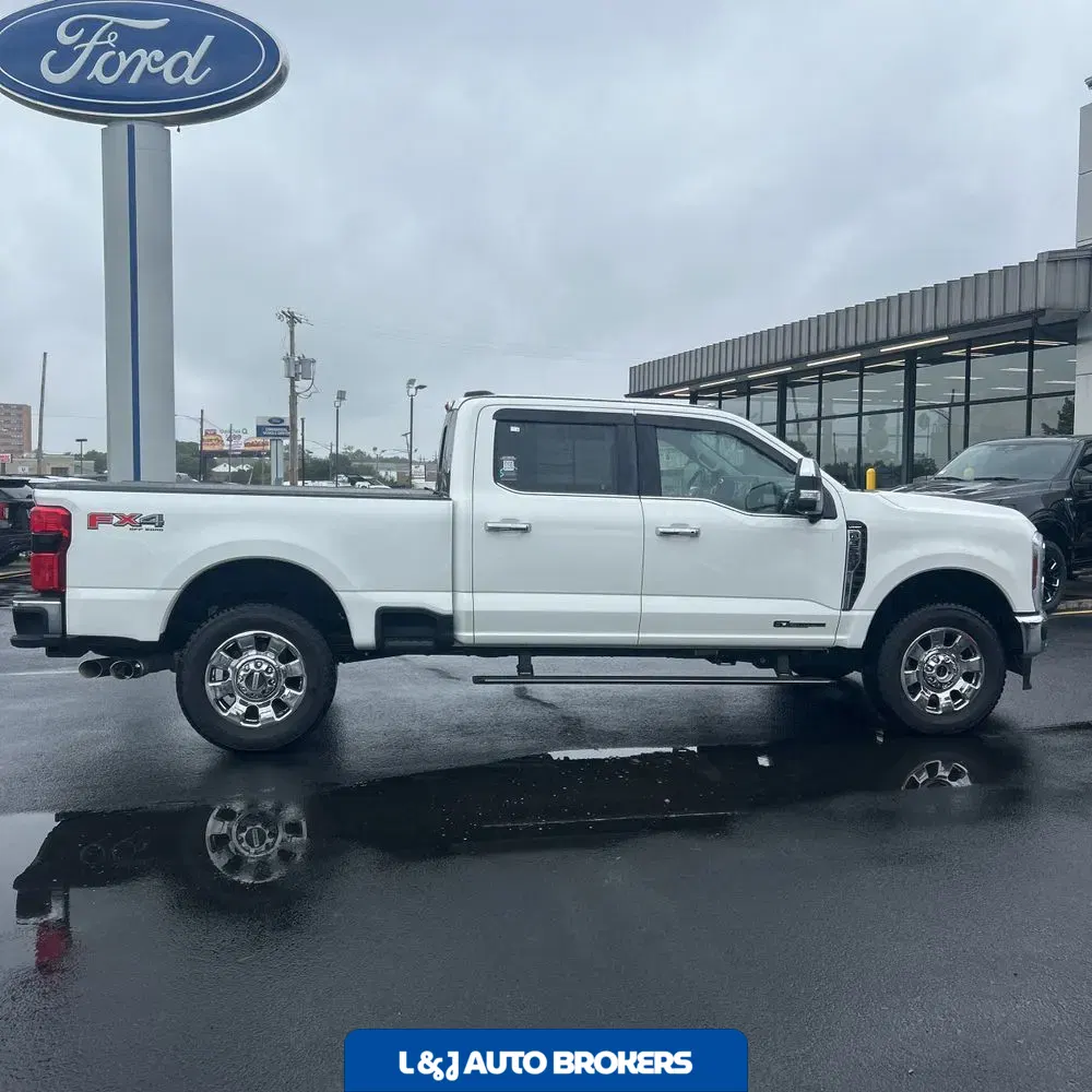 2025 Ford F-350 Super Duty Lariat