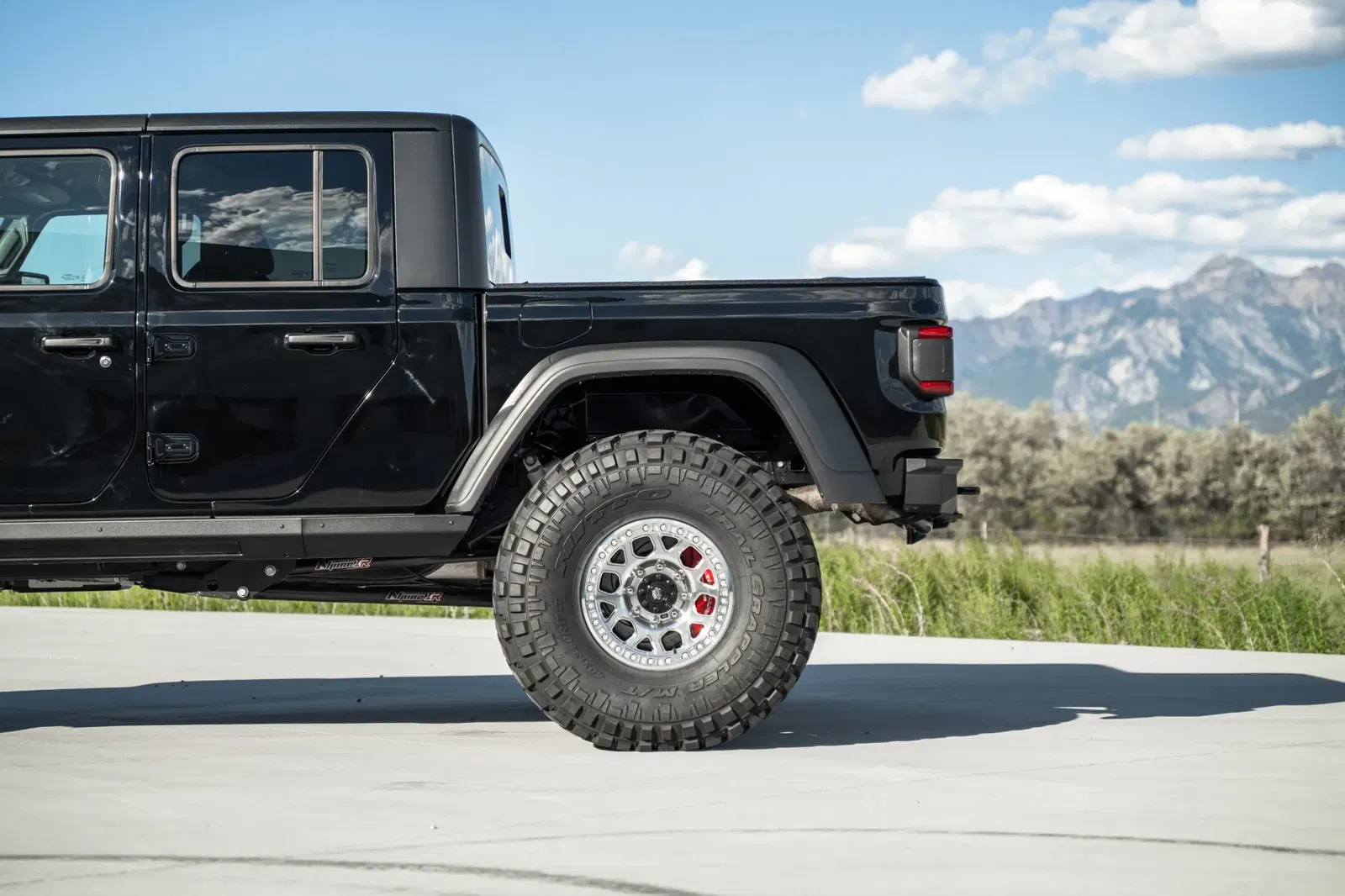 Hellcat-Powered 2023 Jeep Gladiator Rubicon by America’s Most Wanted 4×4