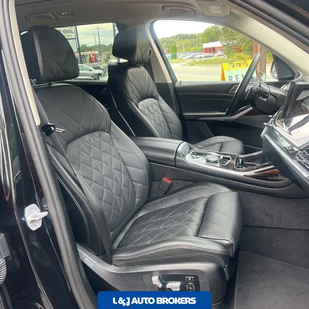 2025 BMW X7 XDrive40i