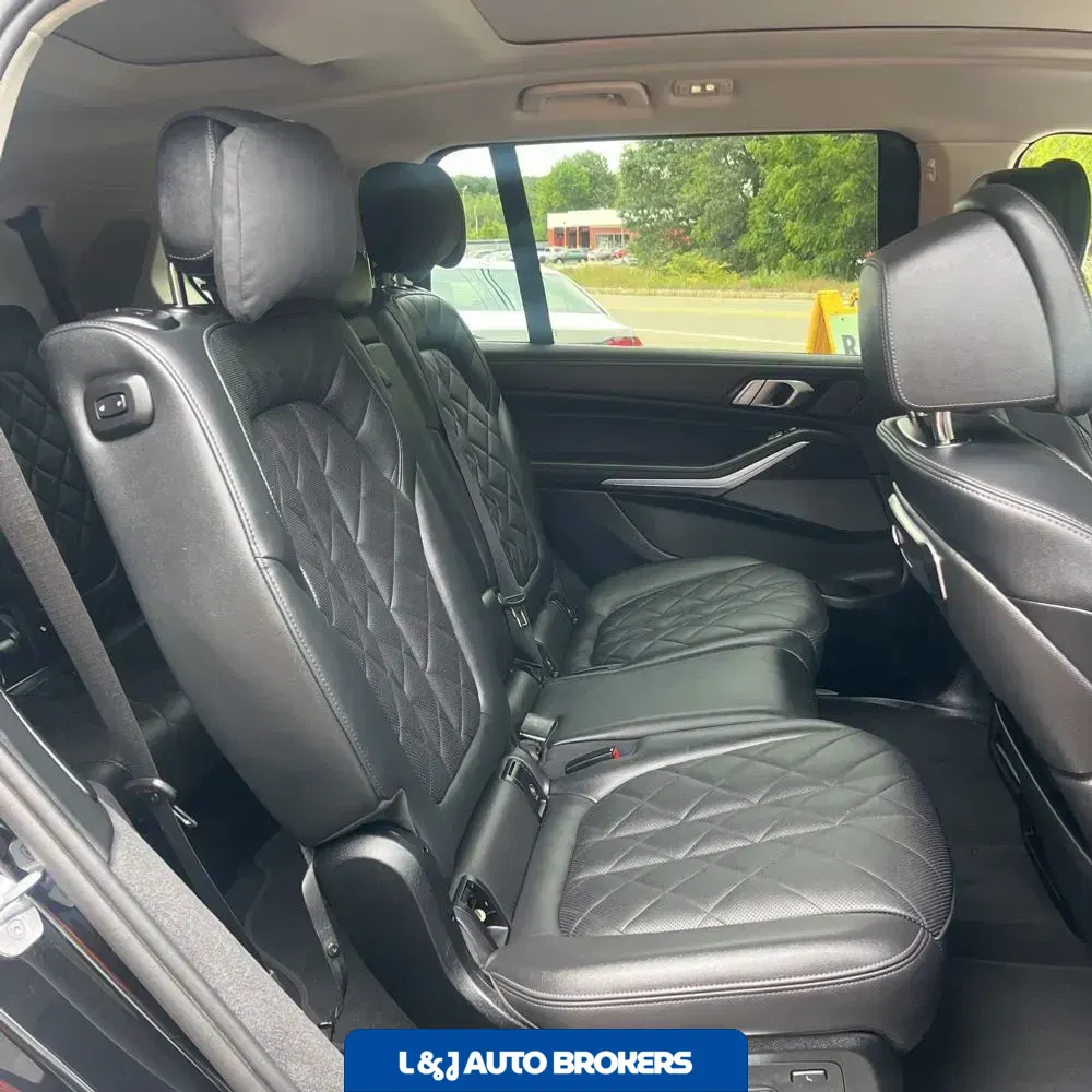 2025 BMW X7 XDrive40i