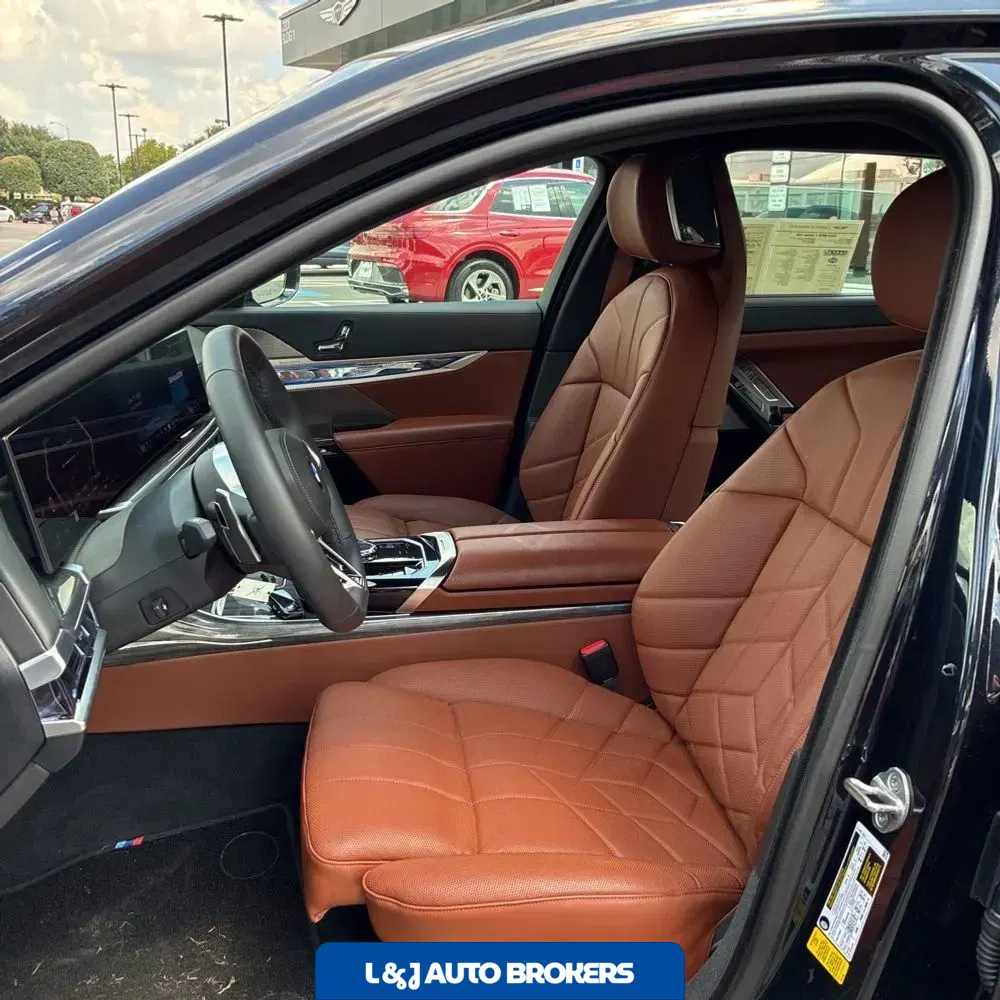 2023 BMW 7-Series 740i