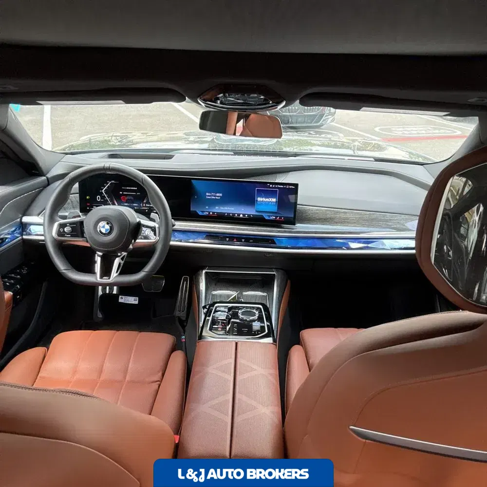 2023 BMW 7-Series 740i