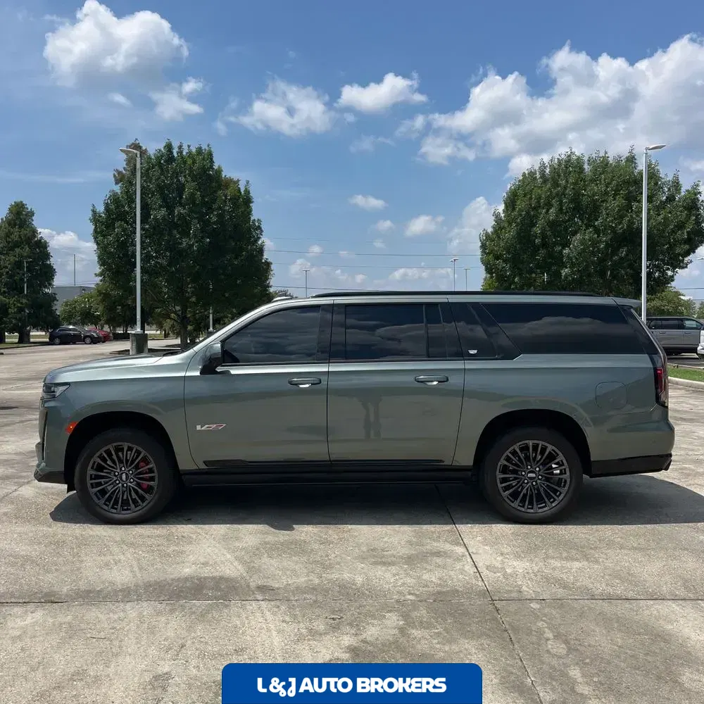 2023 Cadillac Escalade-V ESV Base