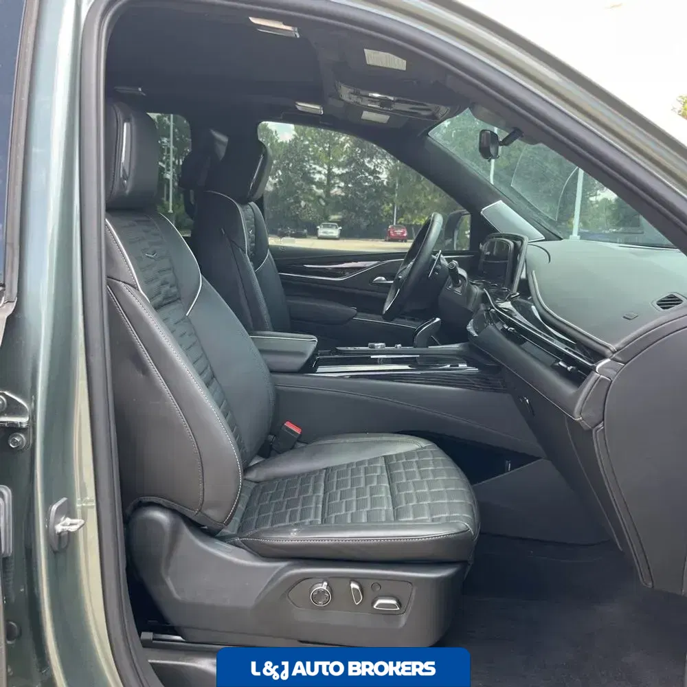 2023 Cadillac Escalade-V ESV Base