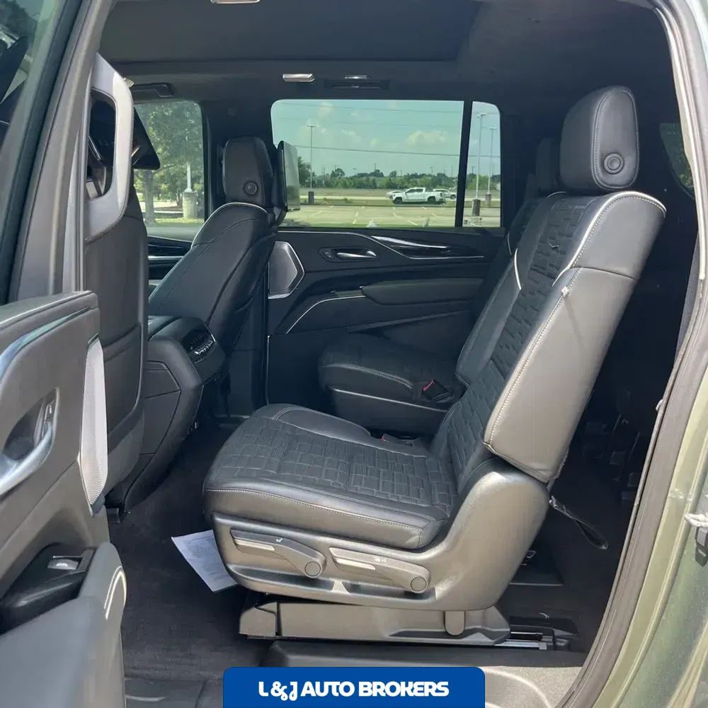 2023 Cadillac Escalade-V ESV Base