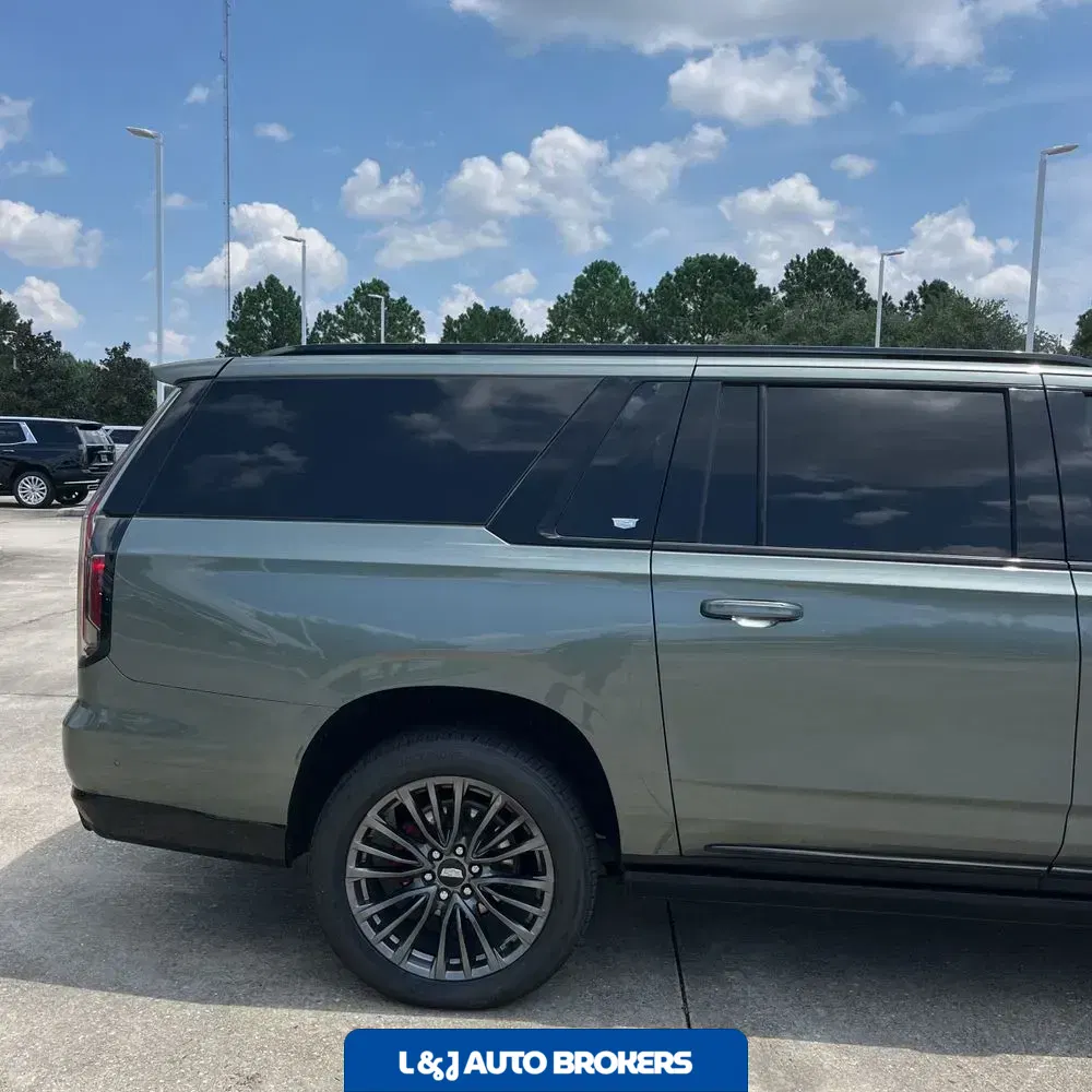 2023 Cadillac Escalade-V ESV Base