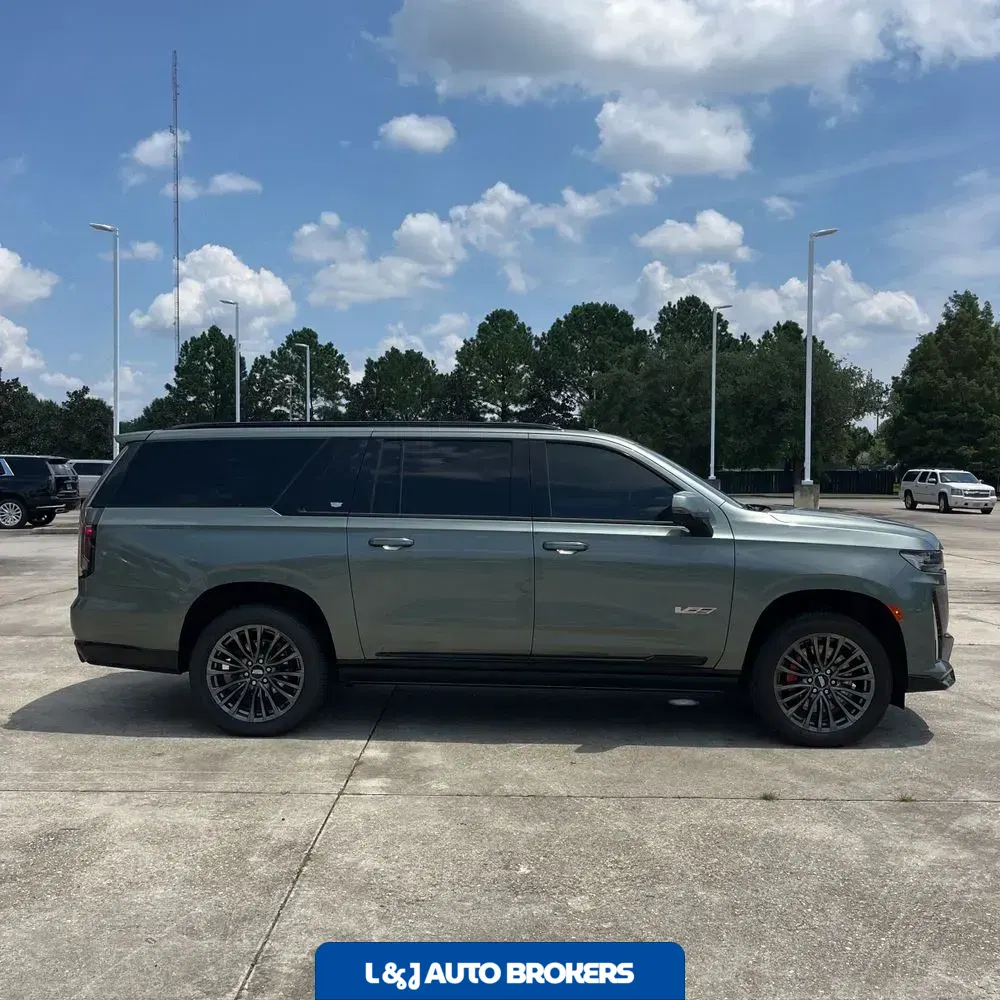 2023 Cadillac Escalade-V ESV Base