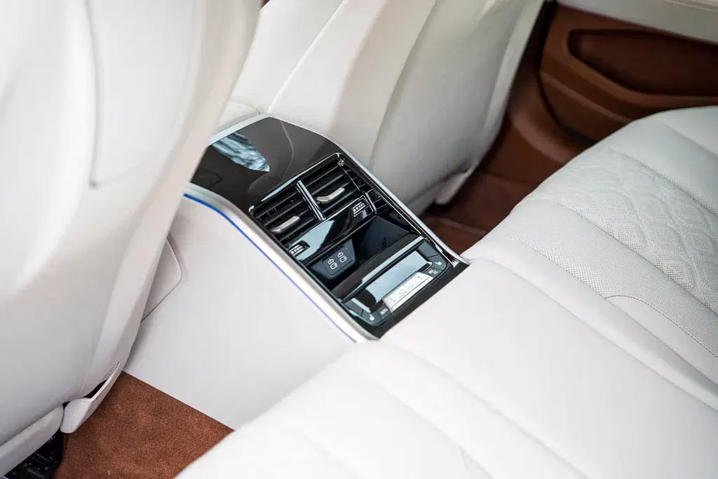 2020 BMW M8 First Edition 1/400