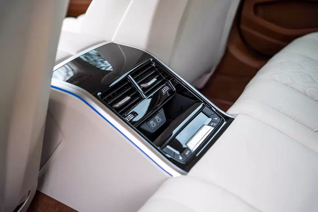 2020 BMW M8 First Edition 1/400