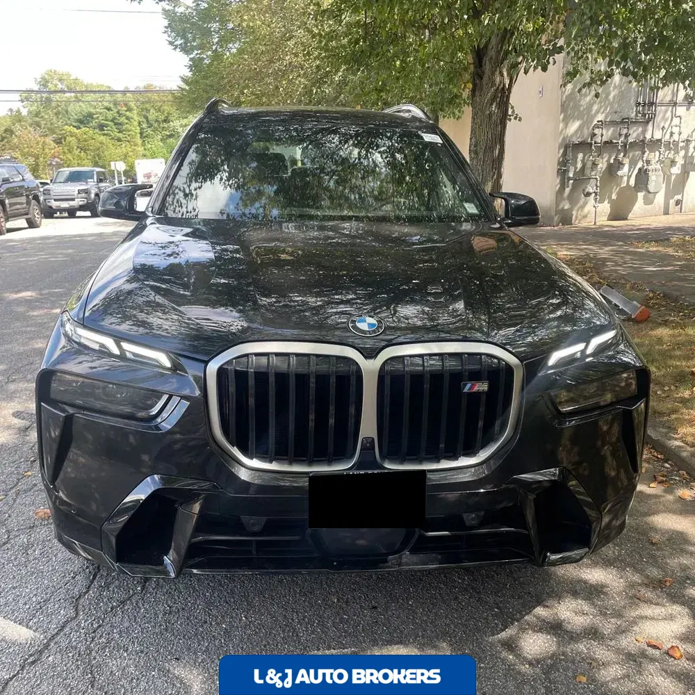2023 BMW X7 M60i