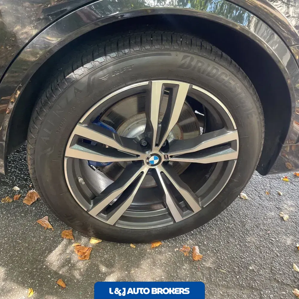 2023 BMW X7 M60i
