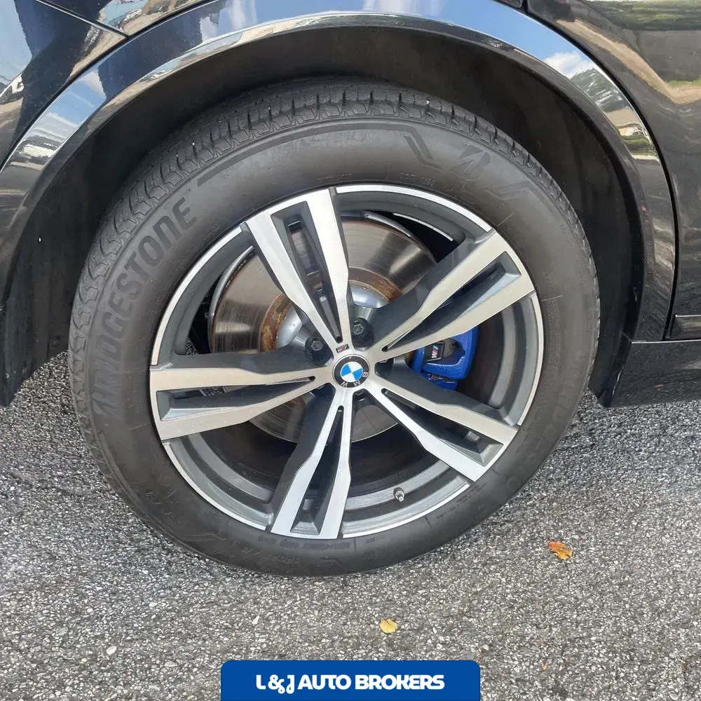 2023 BMW X7 M60i