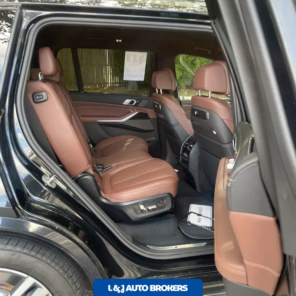 2023 BMW X7 M60i