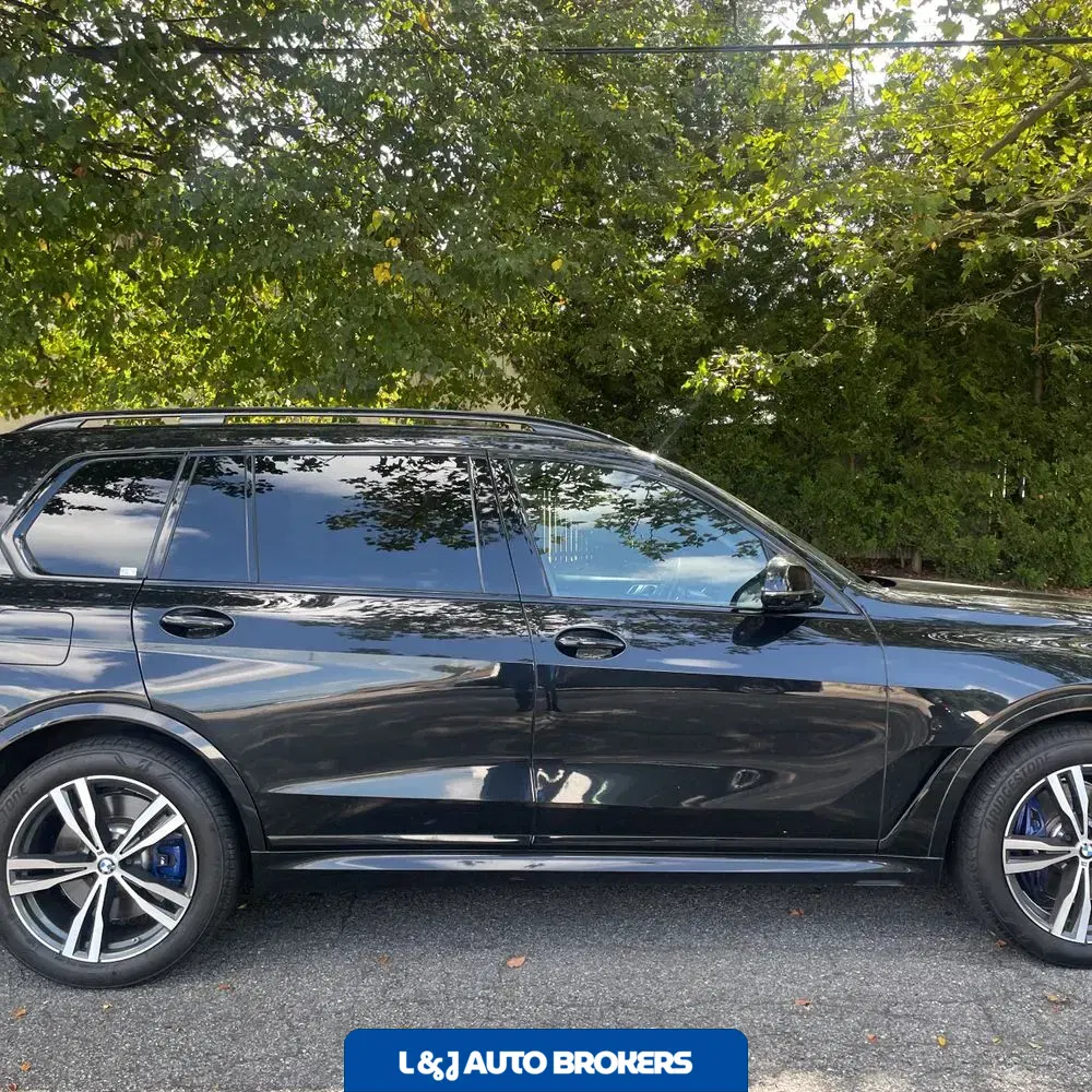 2023 BMW X7 M60i