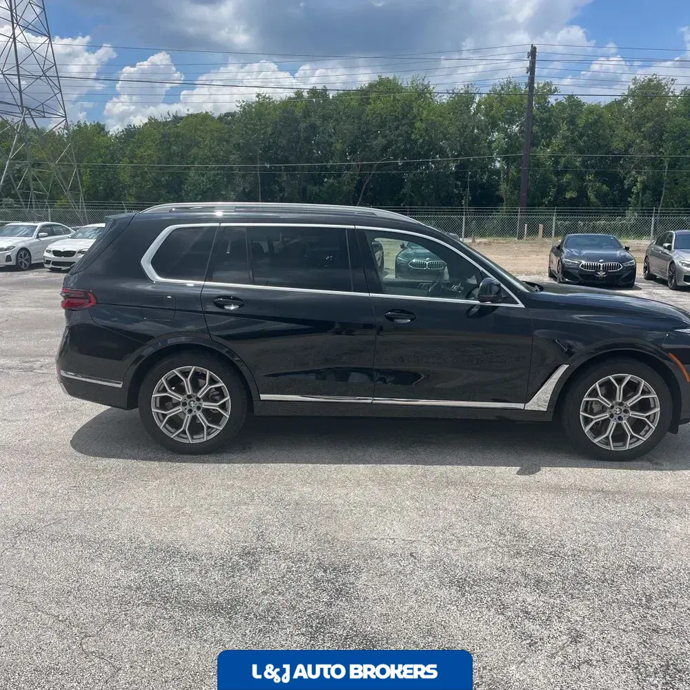 2025 BMW X7 XDrive40i