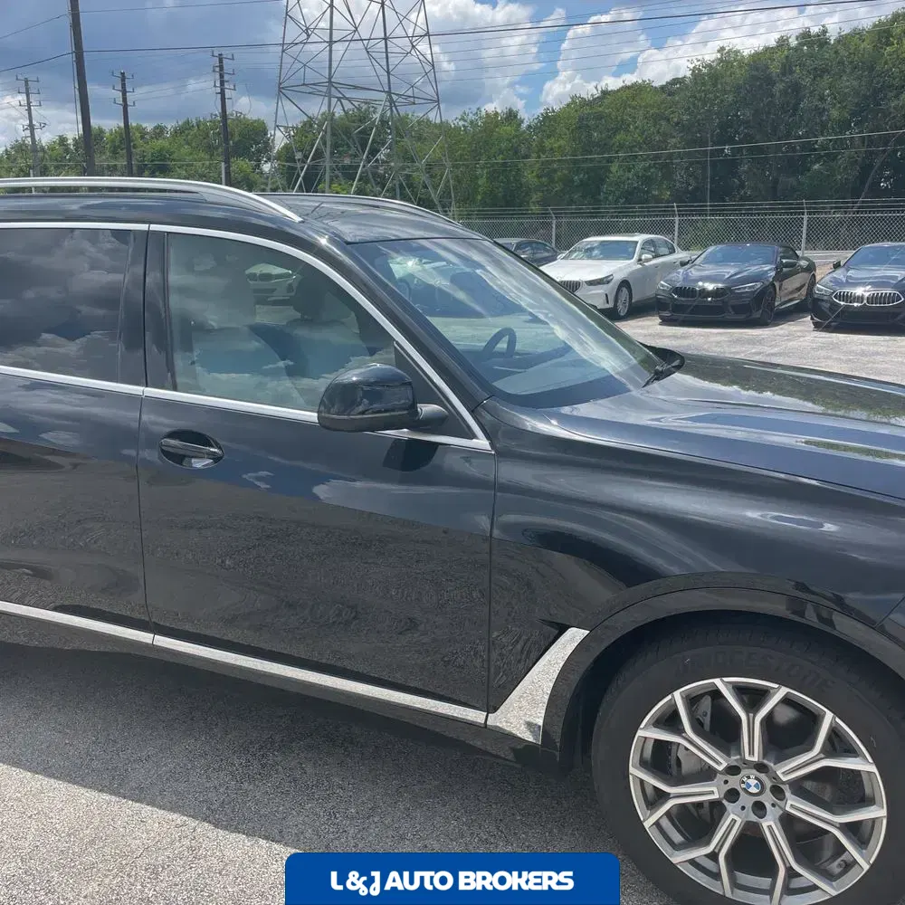 2025 BMW X7 XDrive40i