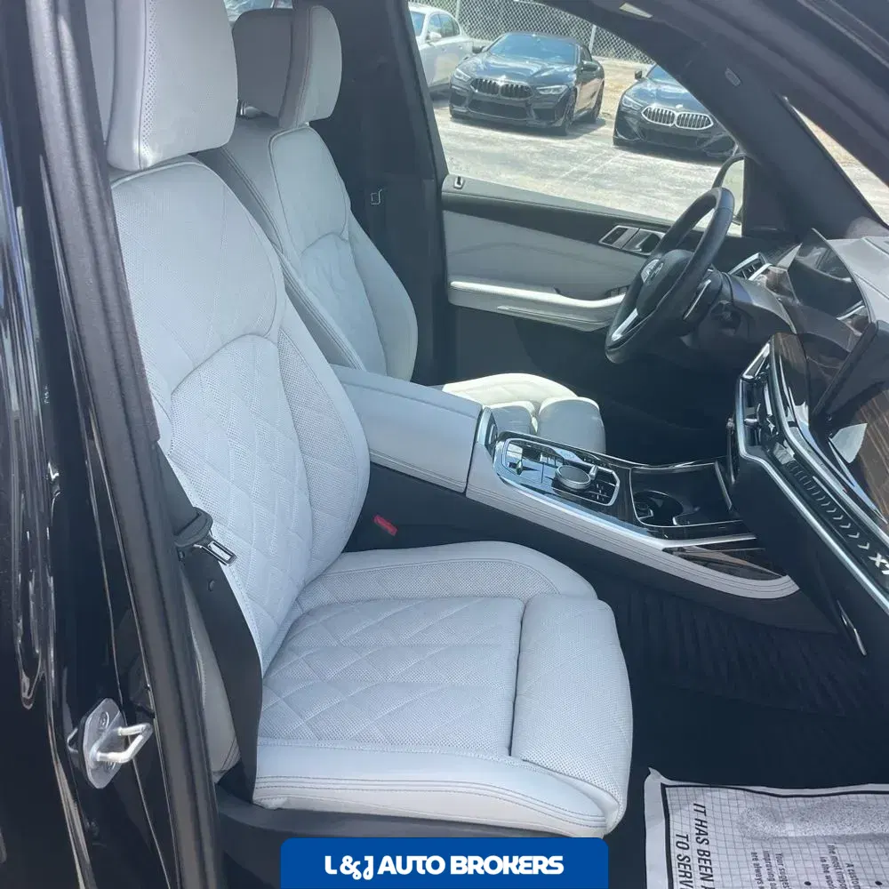 2025 BMW X7 XDrive40i