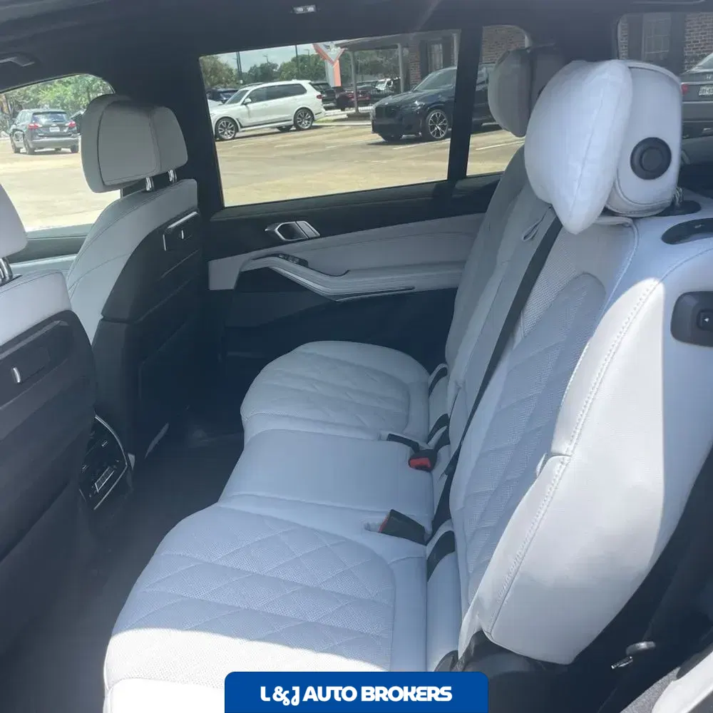2025 BMW X7 XDrive40i