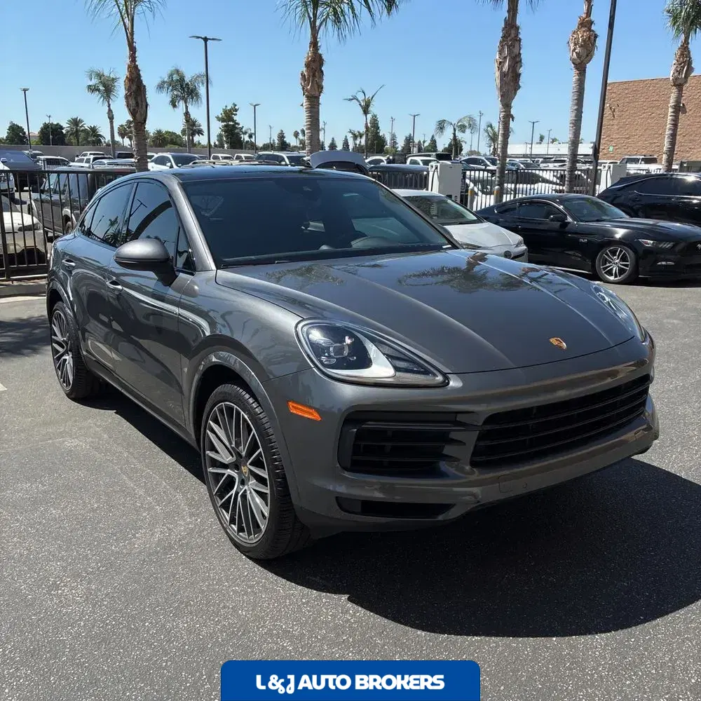 2022 Porsche Cayenne Base