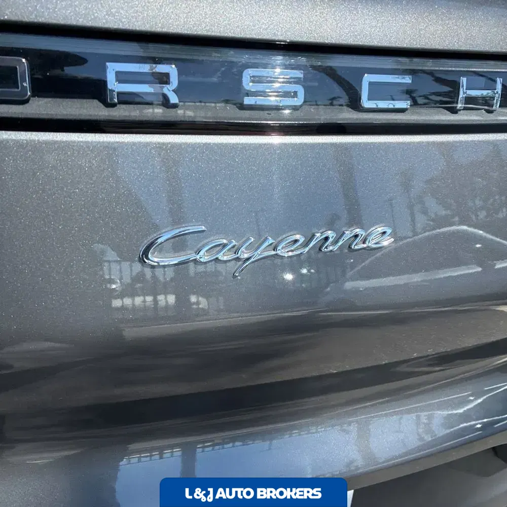 2022 Porsche Cayenne Base