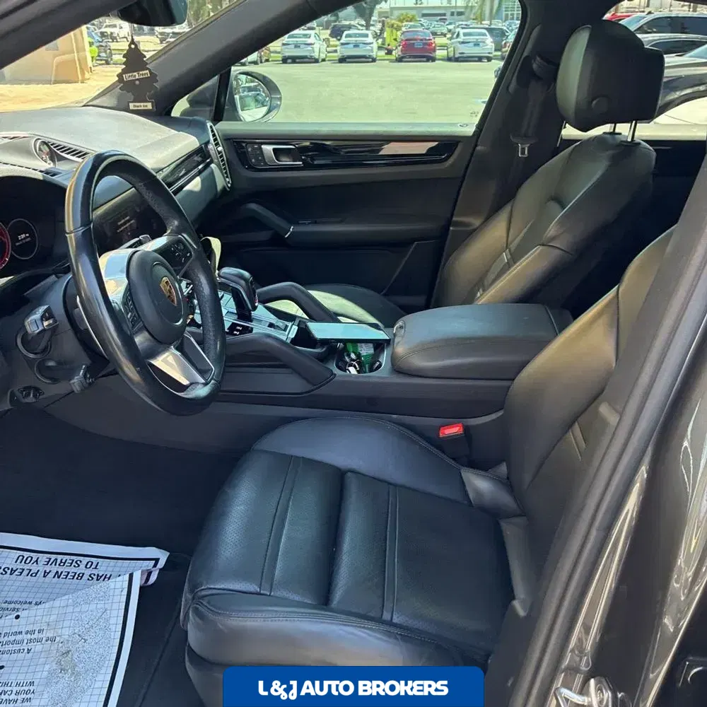 2022 Porsche Cayenne Base