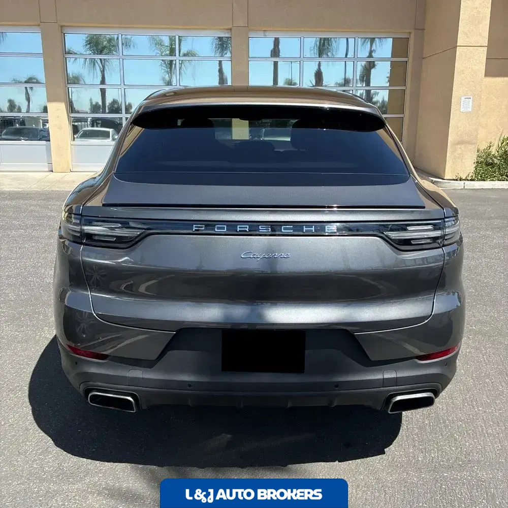 2022 Porsche Cayenne Base