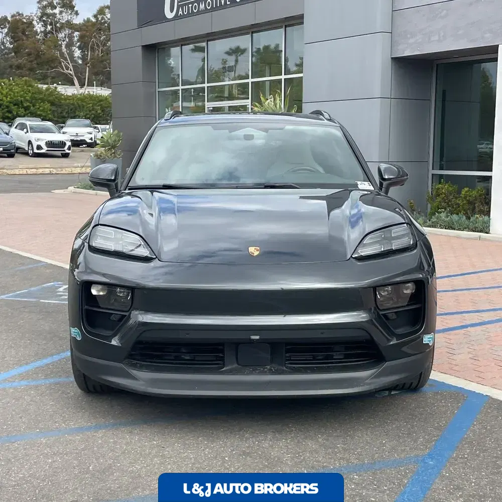 2024 Porsche Macan EV 4