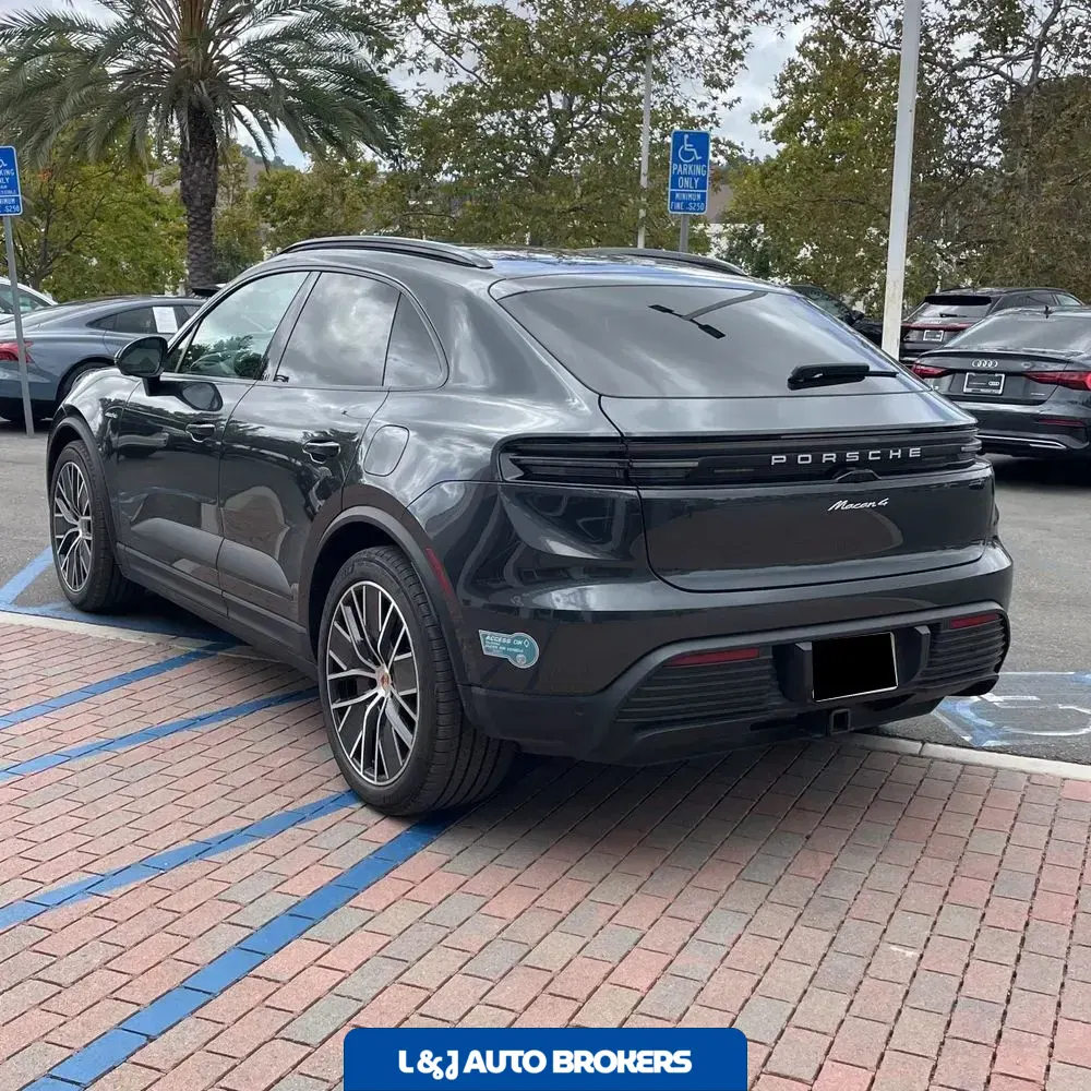 2024 Porsche Macan EV 4
