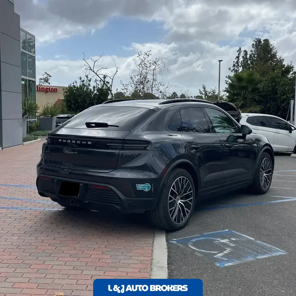 2024 Porsche Macan EV 4