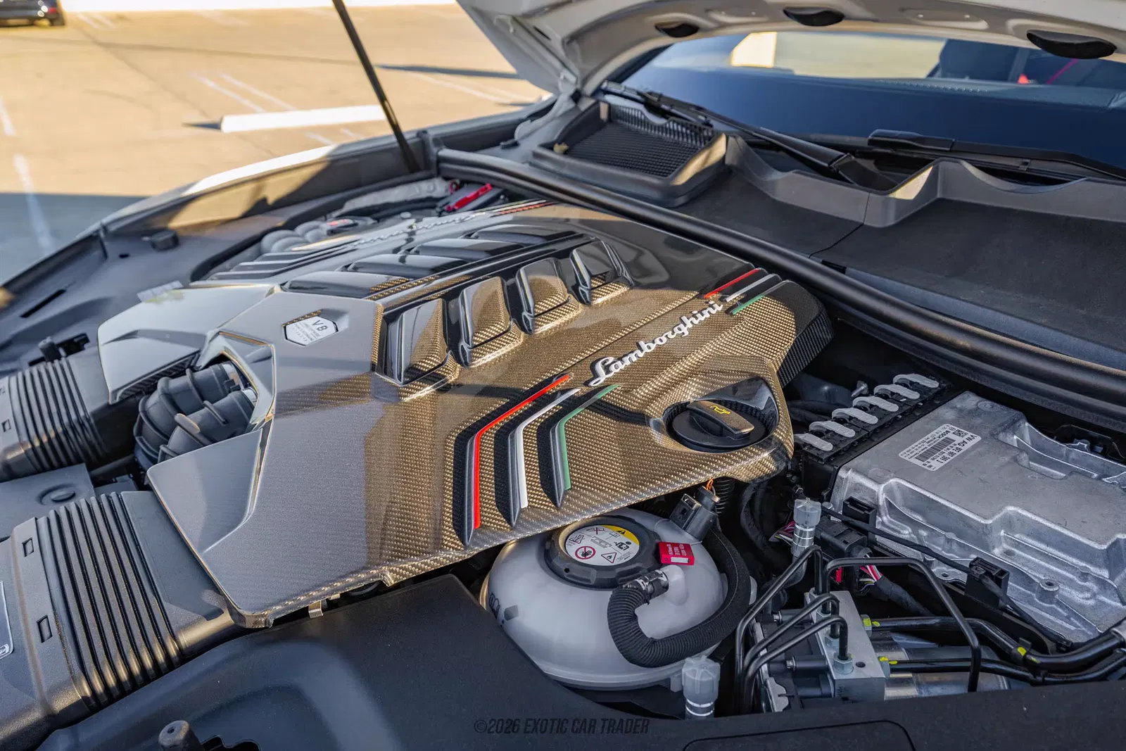 2025 Lamborghini Urus SE