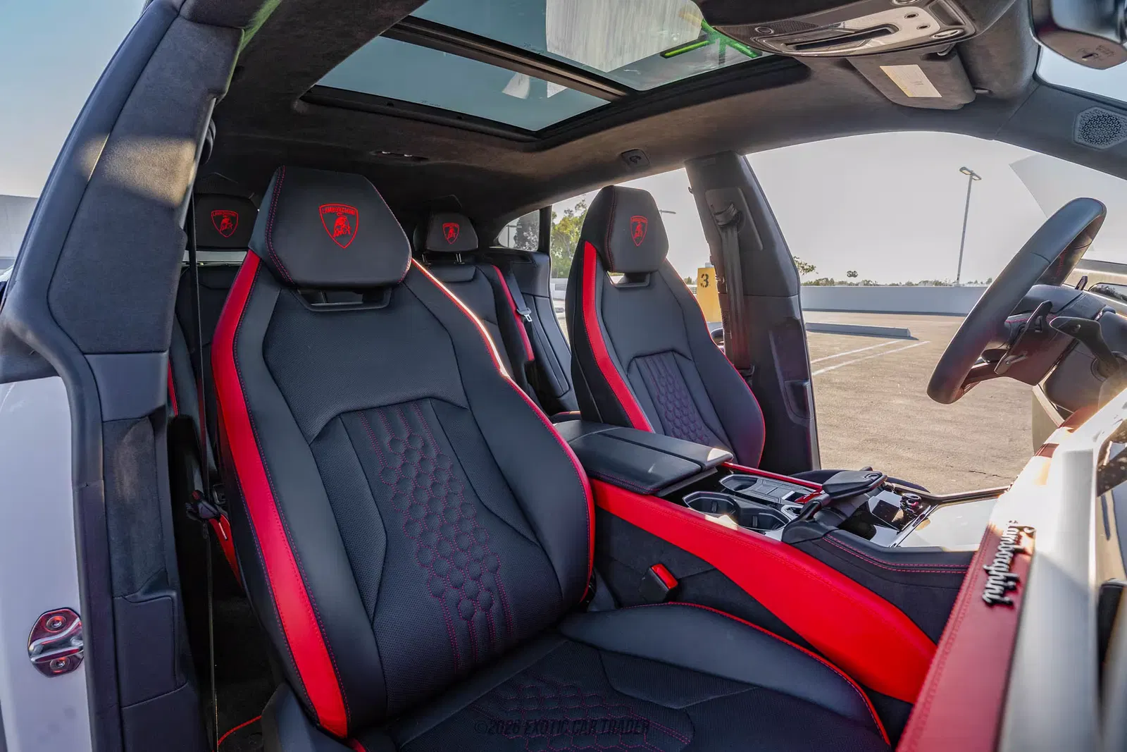 2025 Lamborghini Urus SE