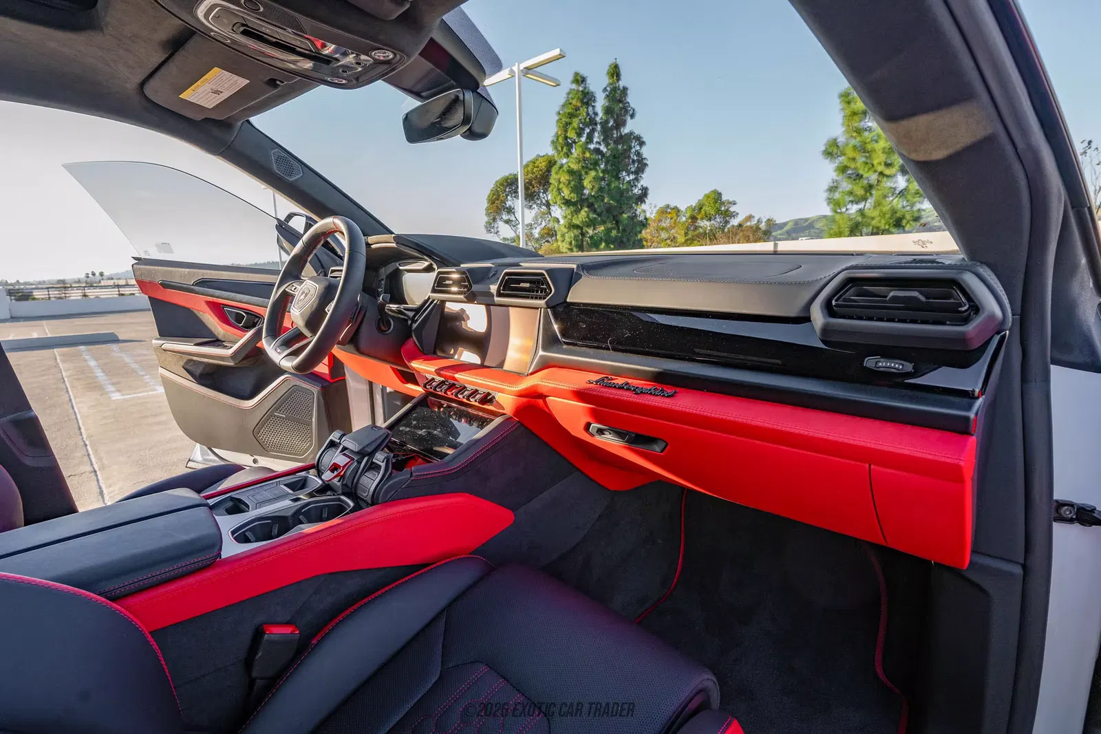 2025 Lamborghini Urus SE