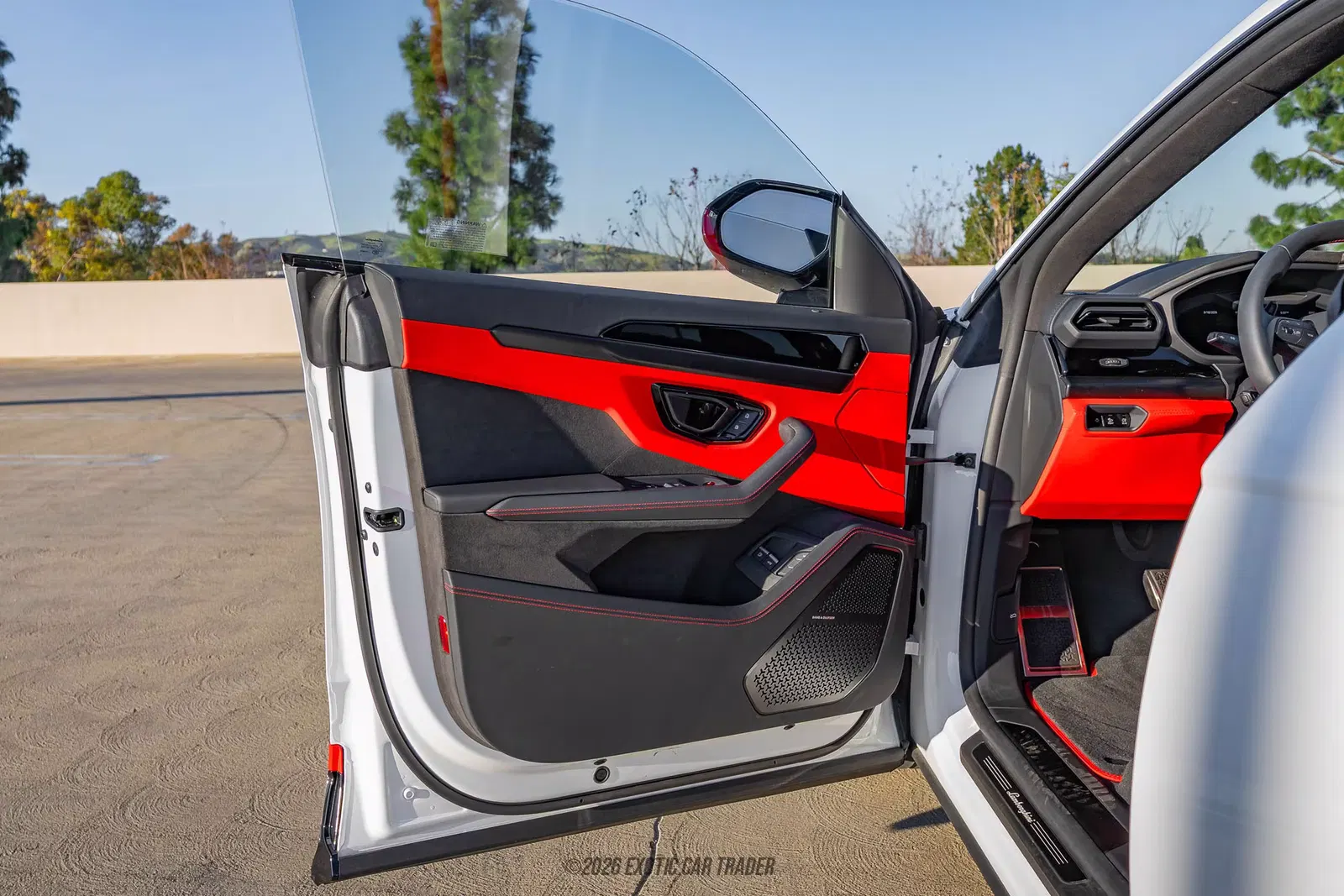 2025 Lamborghini Urus SE