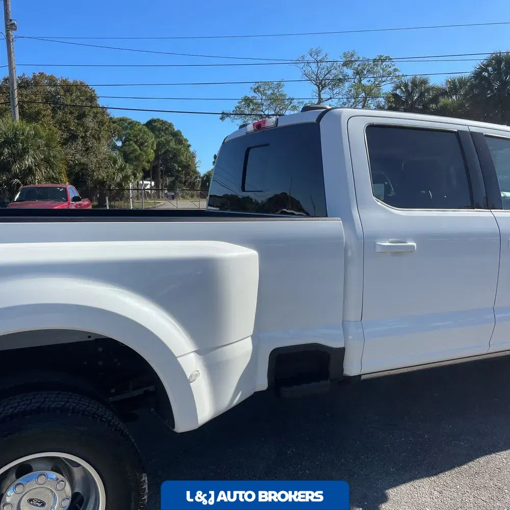 2024 Ford F-350 Super Duty Lariat