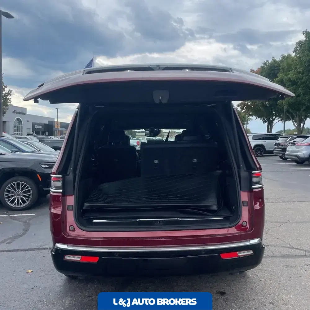 2024 Jeep Grand Wagoneer Base