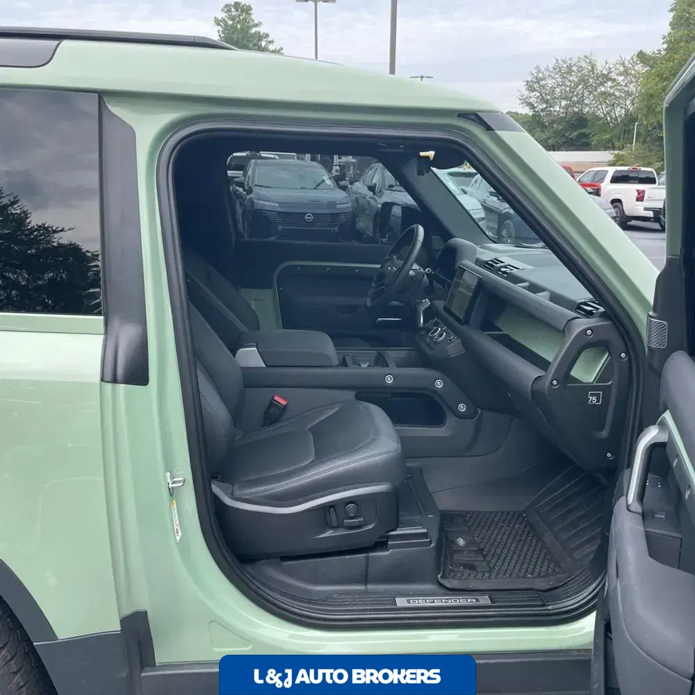 2023 Land Rover Defender 110 Standard