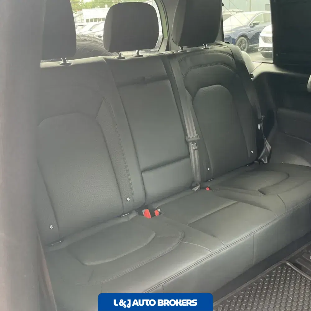 2023 Land Rover Defender 110 Standard