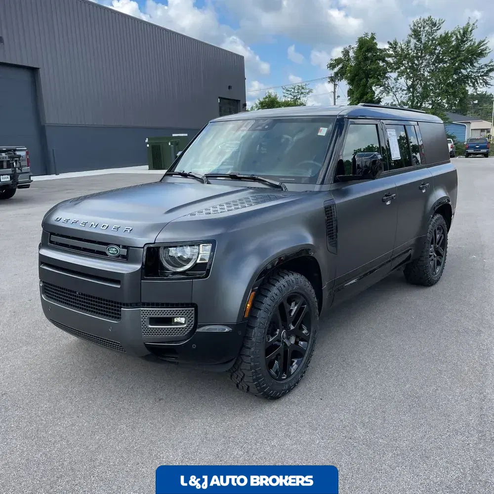 2024 Land Rover Defender 130 Outbound P400