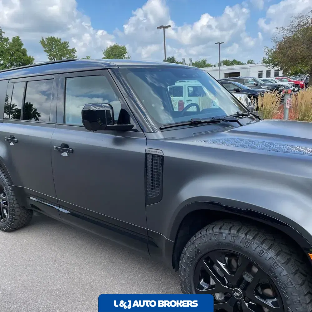 2024 Land Rover Defender 130 Outbound P400