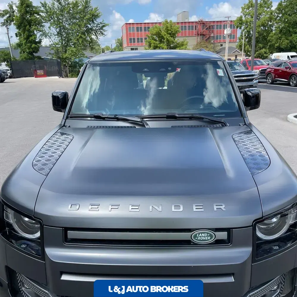 2024 Land Rover Defender 130 Outbound P400