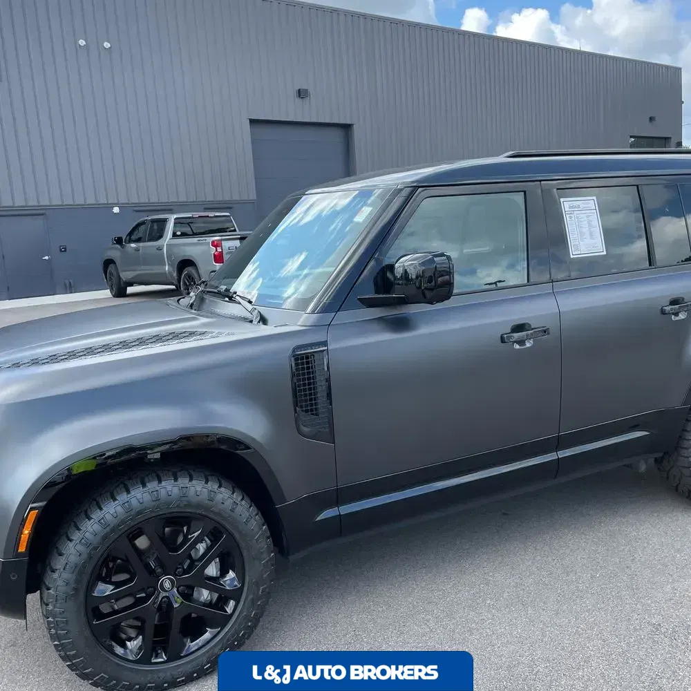 2024 Land Rover Defender 130 Outbound P400