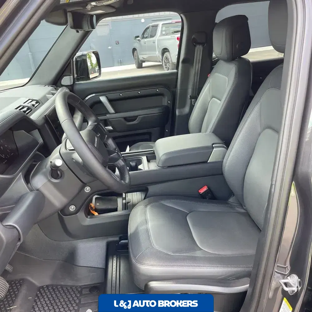 2024 Land Rover Defender 130 Outbound P400